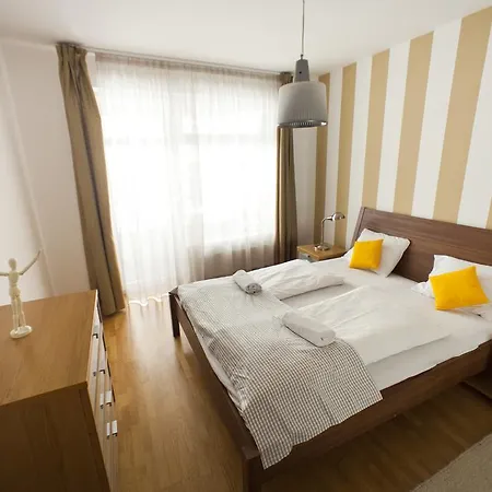 Ξενοδοχείο με διαμερίσματα Madison 3*