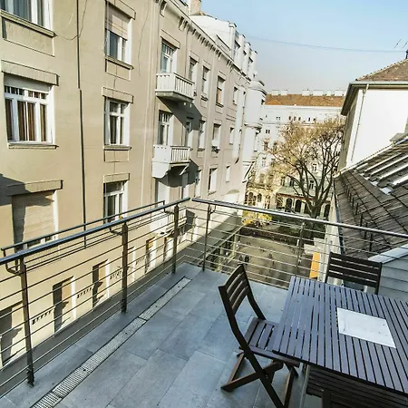 Madison Ξενοδοχείο με διαμερίσματα 3*